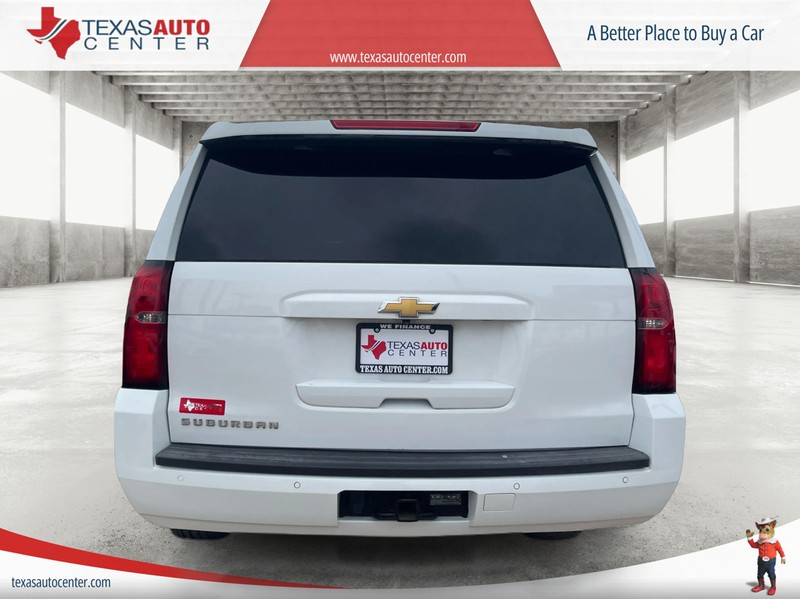 Chevrolet Suburban Vehicle Full-screen Gallery Image 5