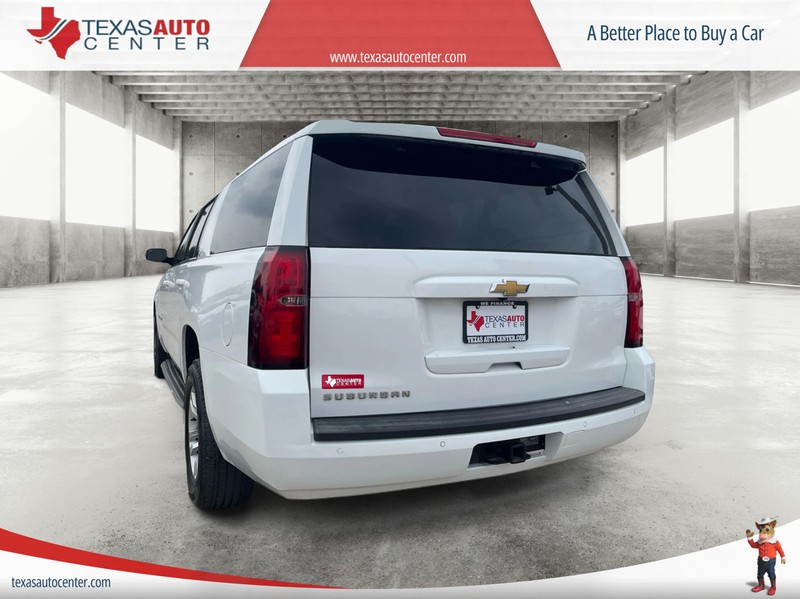 Chevrolet Suburban Vehicle Full-screen Gallery Image 7