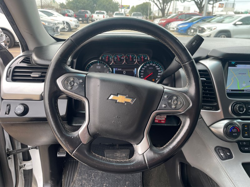 Chevrolet Suburban Vehicle Full-screen Gallery Image 13