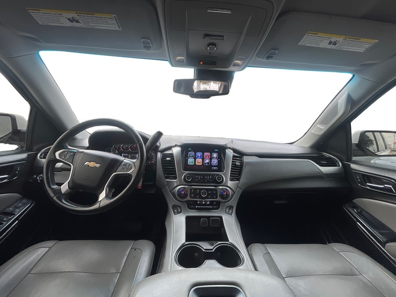 Chevrolet Suburban Vehicle Full-screen Gallery Image 14