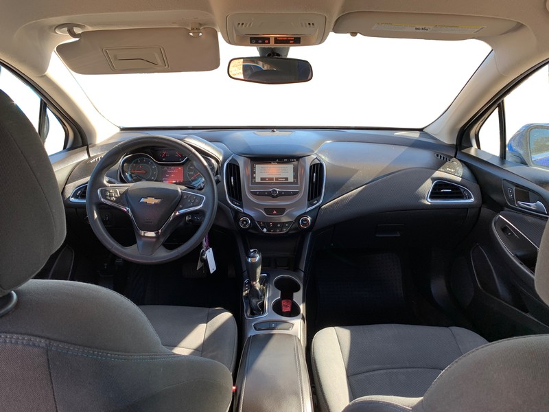 Chevrolet Cruze Vehicle Full-screen Gallery Image 15