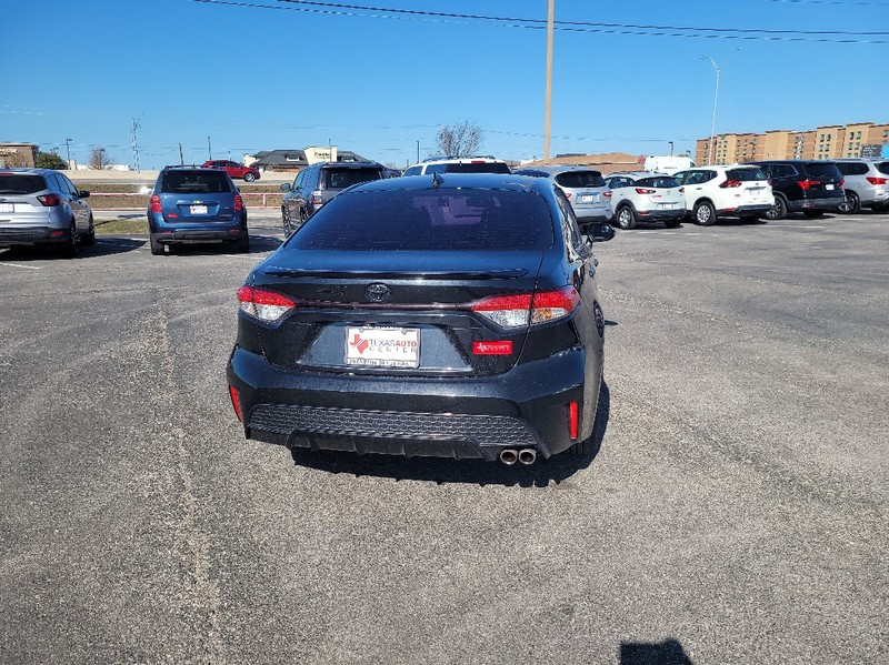 Toyota Corolla Vehicle Full-screen Gallery Image 5