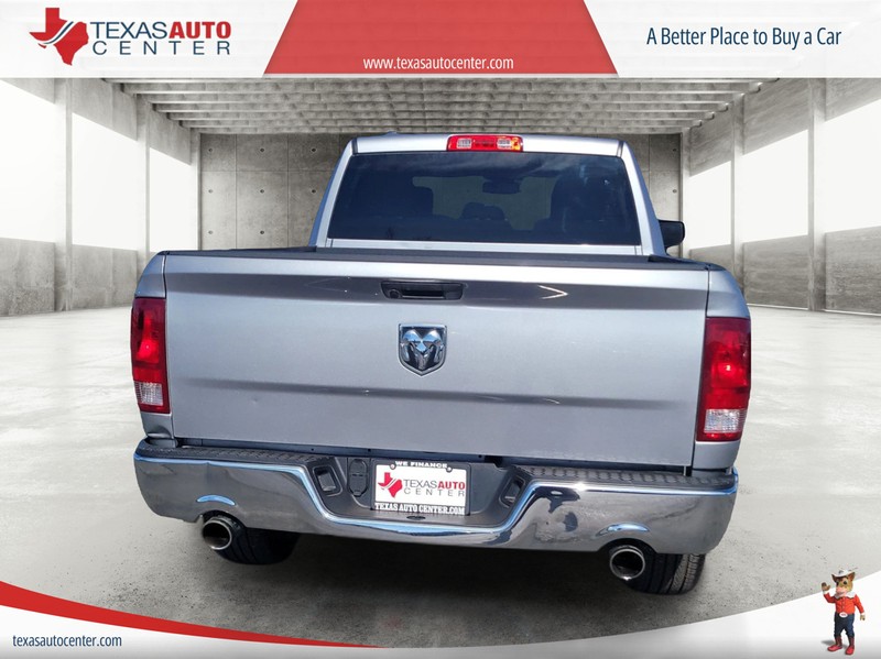 Ram 1500 Classic Vehicle Full-screen Gallery Image 06