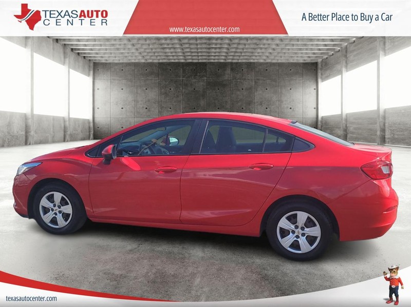 Chevrolet Cruze Vehicle Full-screen Gallery Image 2