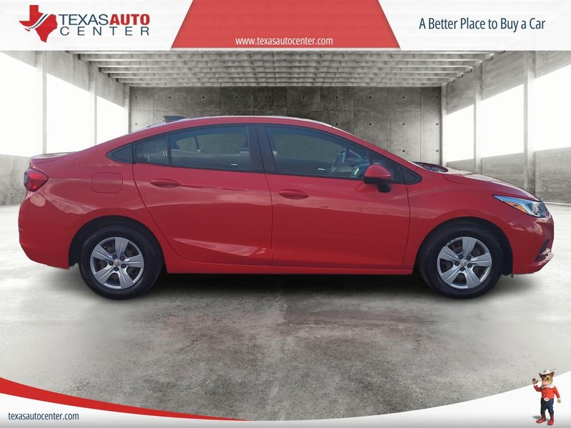 Chevrolet Cruze Vehicle Full-screen Gallery Image 4