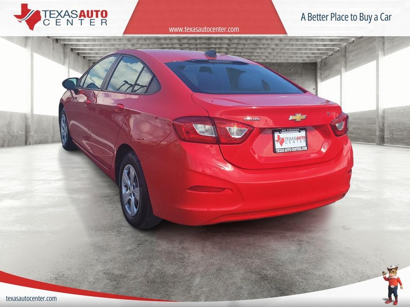 Chevrolet Cruze Vehicle Full-screen Gallery Image 5