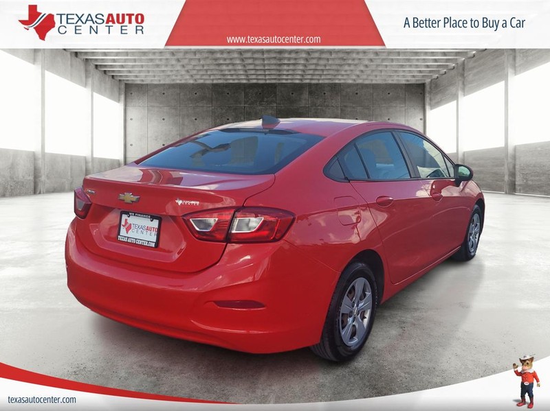 Chevrolet Cruze Vehicle Full-screen Gallery Image 6