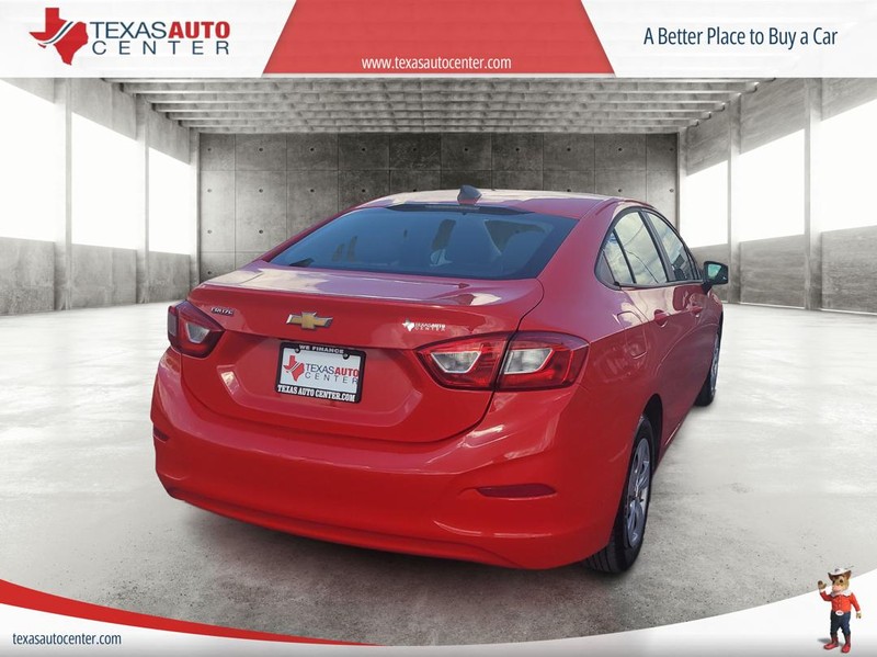 Chevrolet Cruze Vehicle Full-screen Gallery Image 8