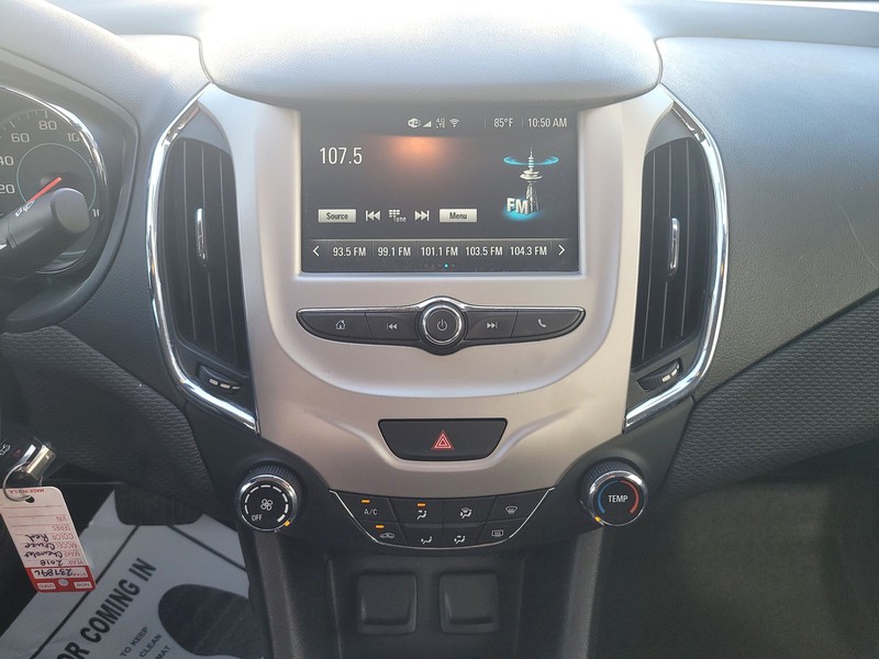 Chevrolet Cruze Vehicle Full-screen Gallery Image 11