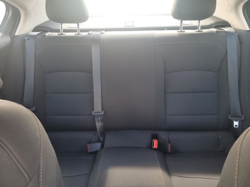 Chevrolet Cruze Vehicle Full-screen Gallery Image 12