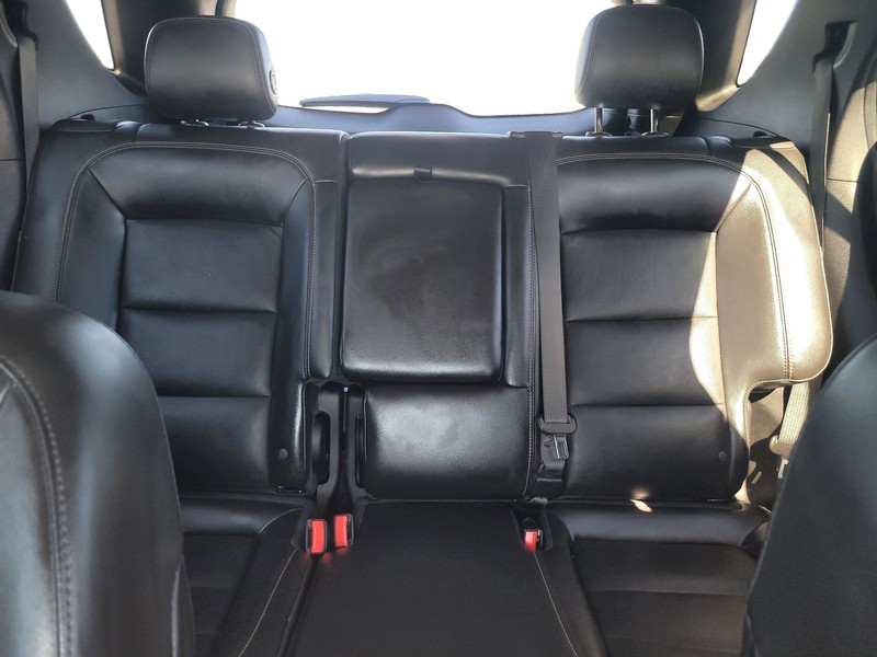 Chevrolet Equinox Vehicle Full-screen Gallery Image 12