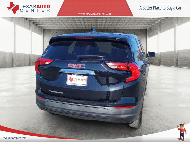 GMC Terrain Vehicle Full-screen Gallery Image 06