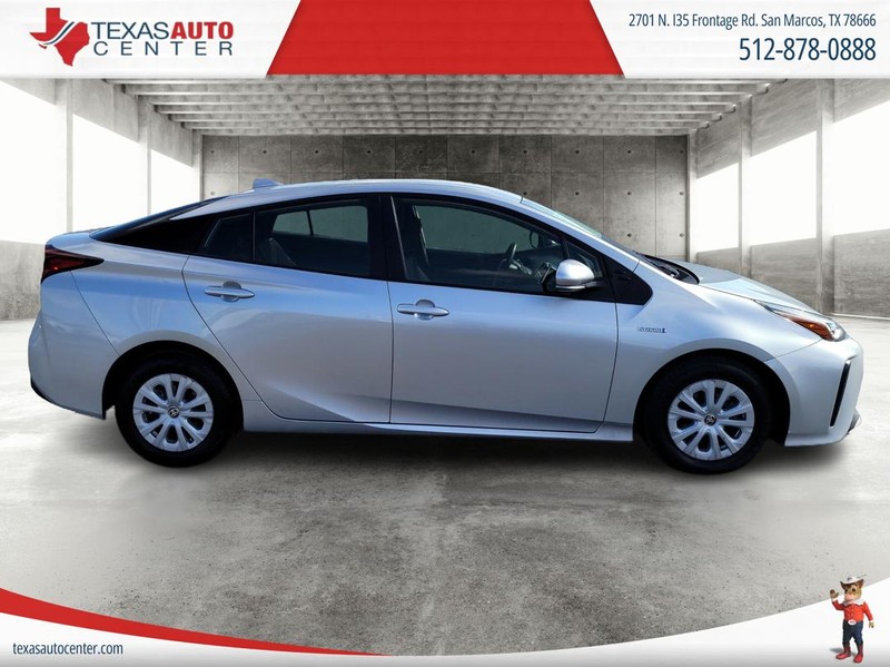 Toyota Prius Vehicle Full-screen Gallery Image 2