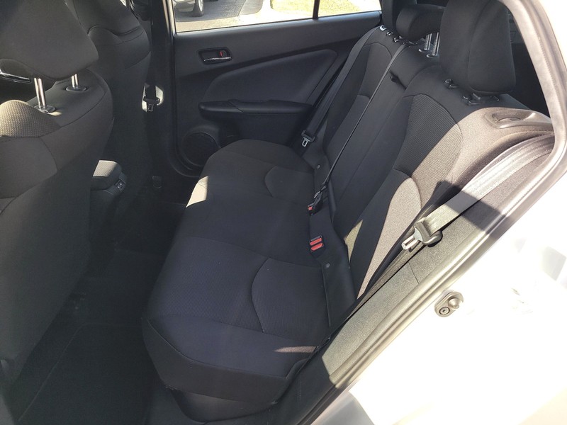 Toyota Prius Vehicle Full-screen Gallery Image 8