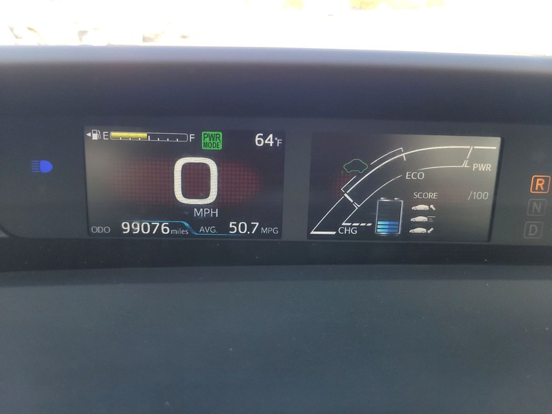 Toyota Prius Vehicle Full-screen Gallery Image 11