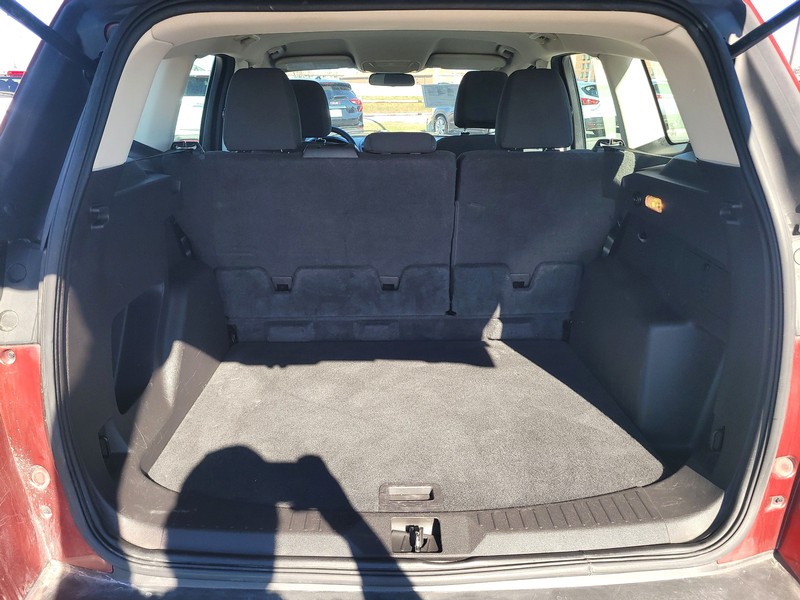 Ford Escape Vehicle Full-screen Gallery Image 10