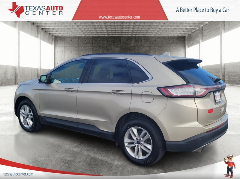 Ford Edge Vehicle Full-screen Gallery Image 2