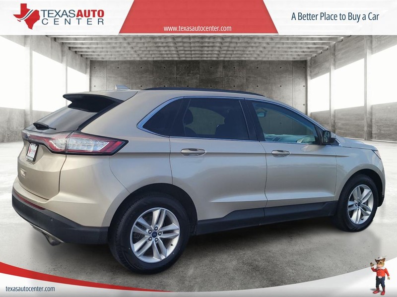 Ford Edge Vehicle Full-screen Gallery Image 7