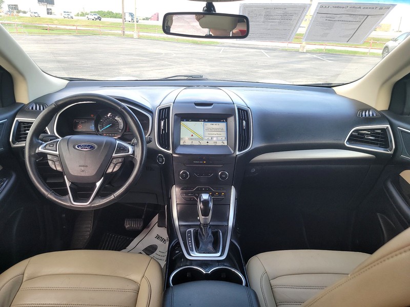 Ford Edge Vehicle Full-screen Gallery Image 17