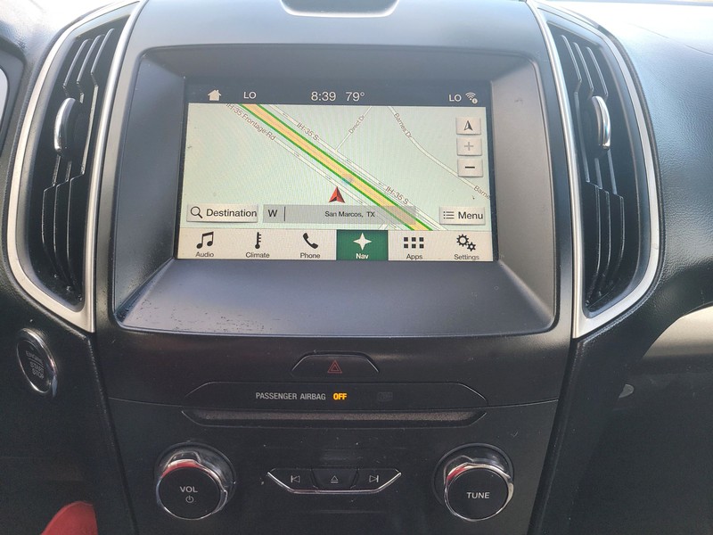 Ford Edge Vehicle Full-screen Gallery Image 18