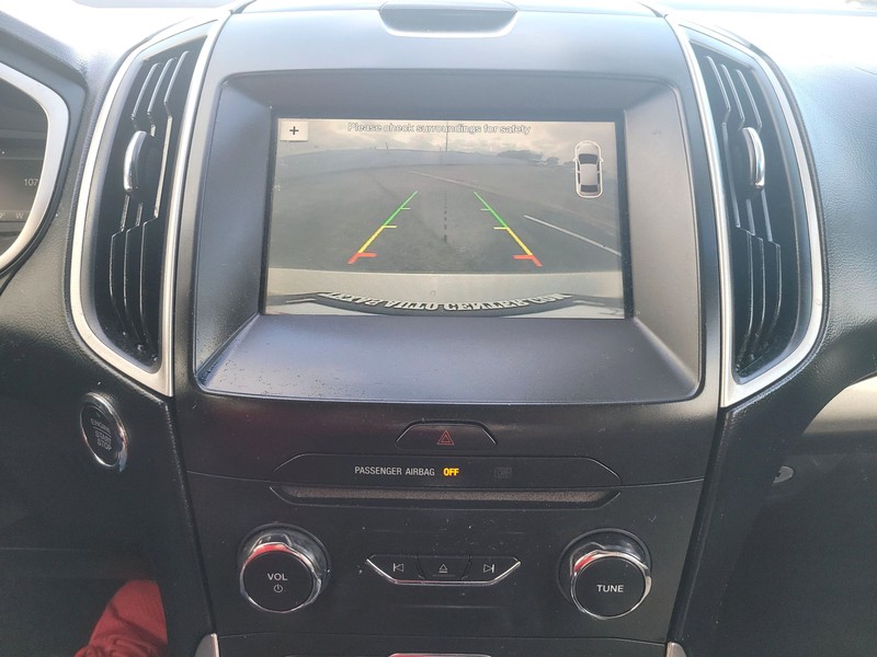 Ford Edge Vehicle Full-screen Gallery Image 19