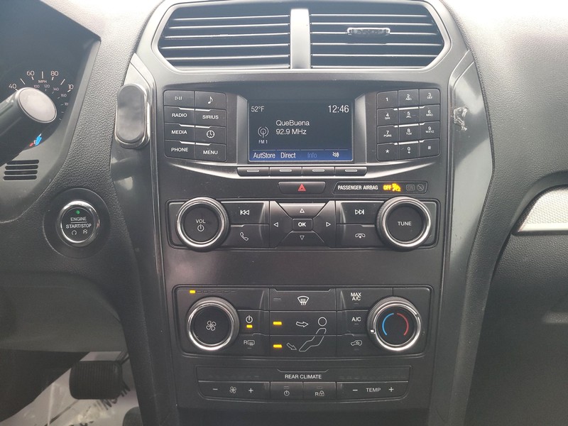 Ford Explorer Vehicle Full-screen Gallery Image 10