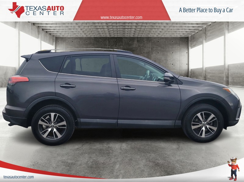 Toyota RAV4 Vehicle Full-screen Gallery Image 04