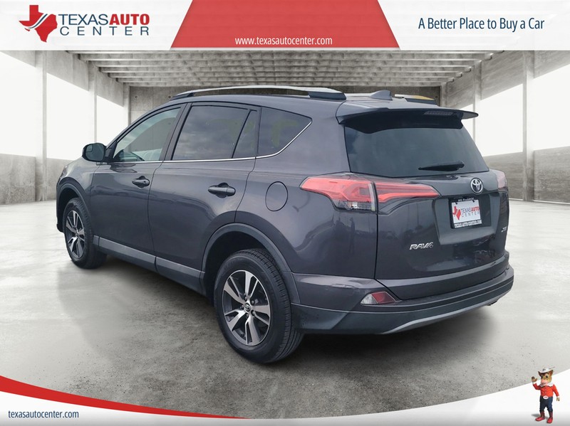 Toyota RAV4 Vehicle Full-screen Gallery Image 08