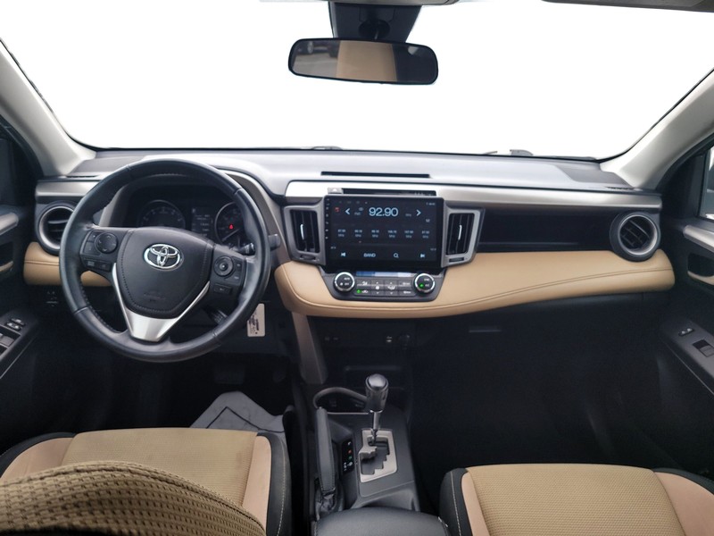 Toyota RAV4 Vehicle Full-screen Gallery Image 16