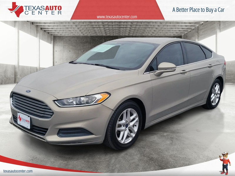 Ford Fusion Vehicle Full-screen Gallery Image 02