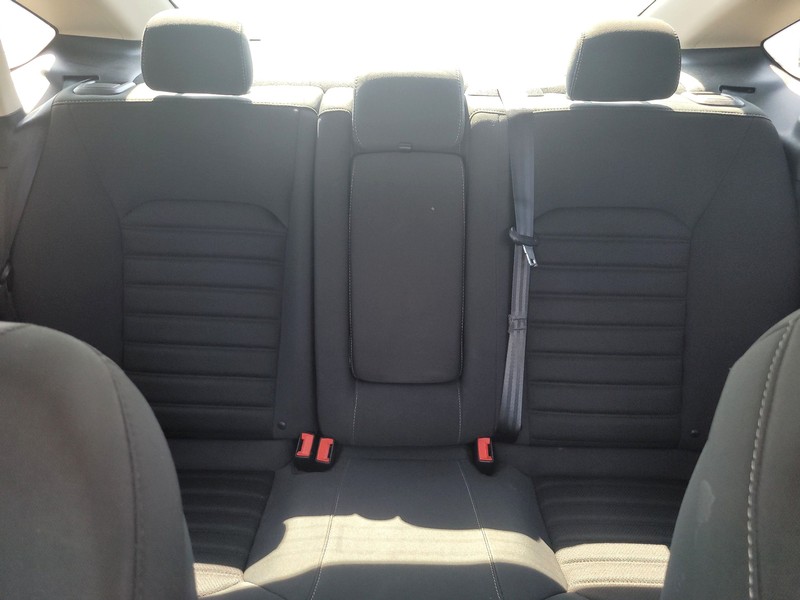 Ford Fusion Vehicle Full-screen Gallery Image 12