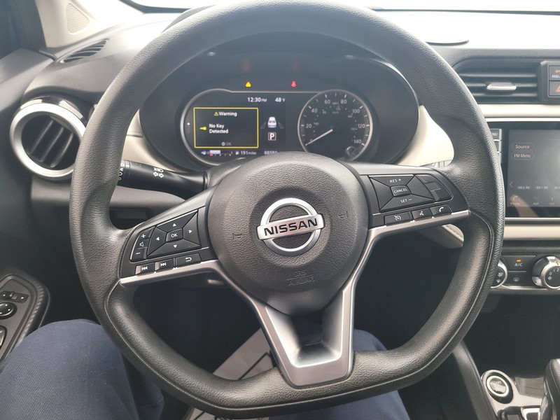 Nissan Versa Vehicle Full-screen Gallery Image 12