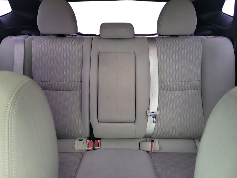 Nissan Rogue Sport Vehicle Full-screen Gallery Image 13