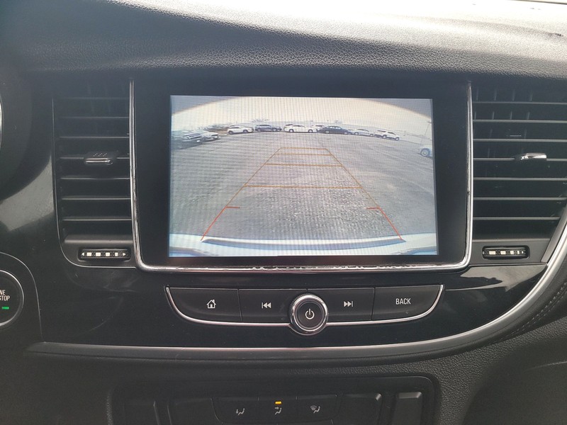 Buick Encore Vehicle Full-screen Gallery Image 17