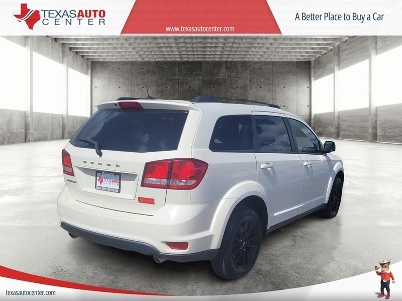 Dodge Journey Vehicle Full-screen Gallery Image 7