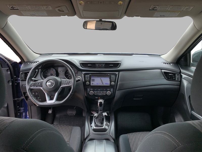 Nissan Rogue Vehicle Full-screen Gallery Image 11