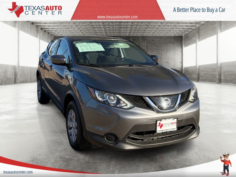 Nissan Rogue Sport Vehicle Full-screen Gallery Image 01