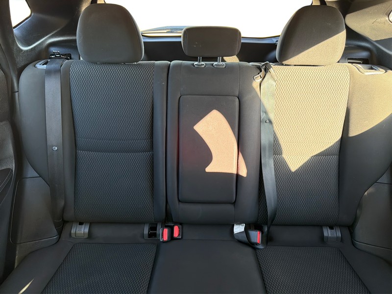 Nissan Rogue Sport Vehicle Full-screen Gallery Image 13