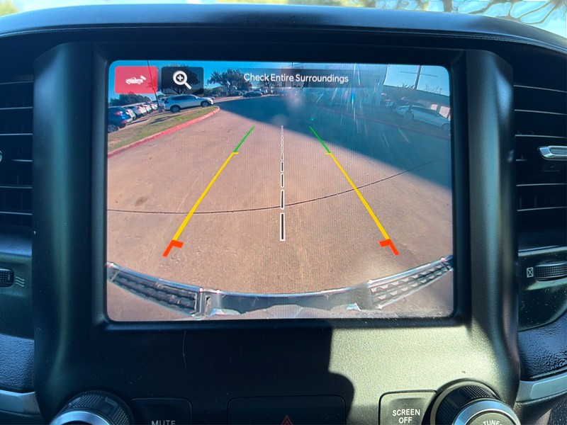 Ram 1500 Vehicle Full-screen Gallery Image 17