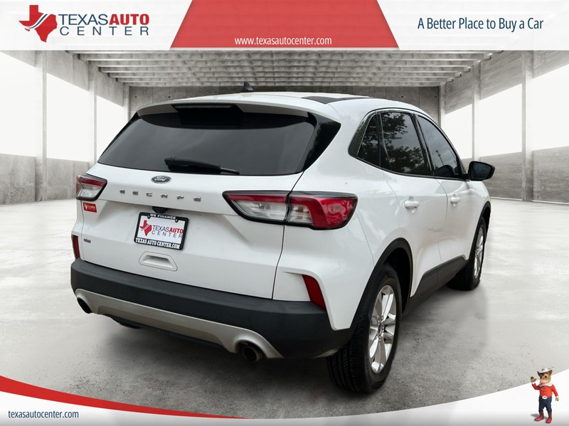 Ford Escape Vehicle Full-screen Gallery Image 7