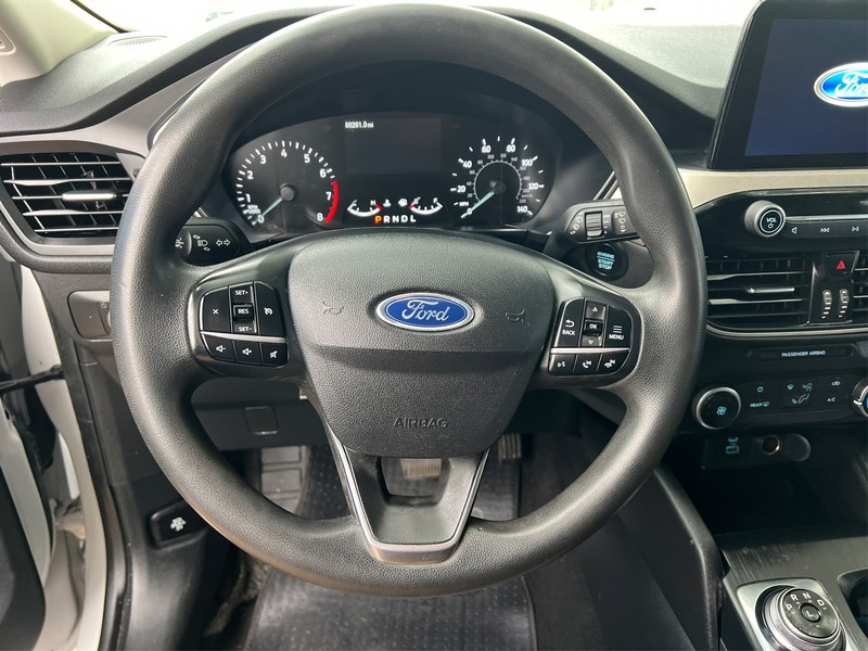 Ford Escape Vehicle Full-screen Gallery Image 14