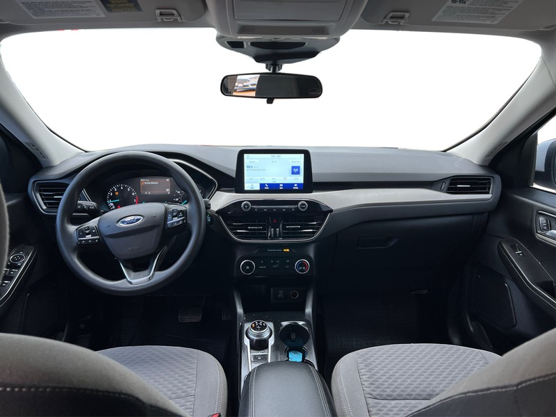 Ford Escape Vehicle Full-screen Gallery Image 16