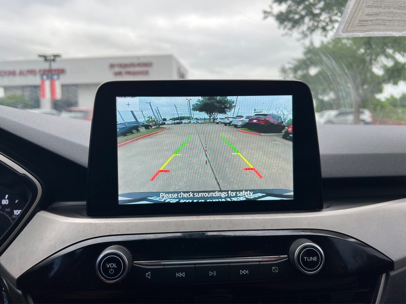 Ford Escape Vehicle Full-screen Gallery Image 17