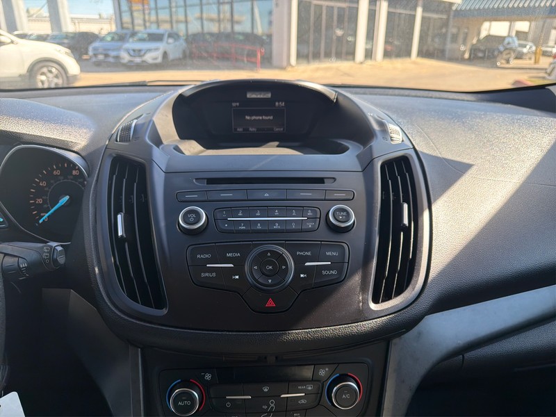 Ford Escape Vehicle Full-screen Gallery Image 10