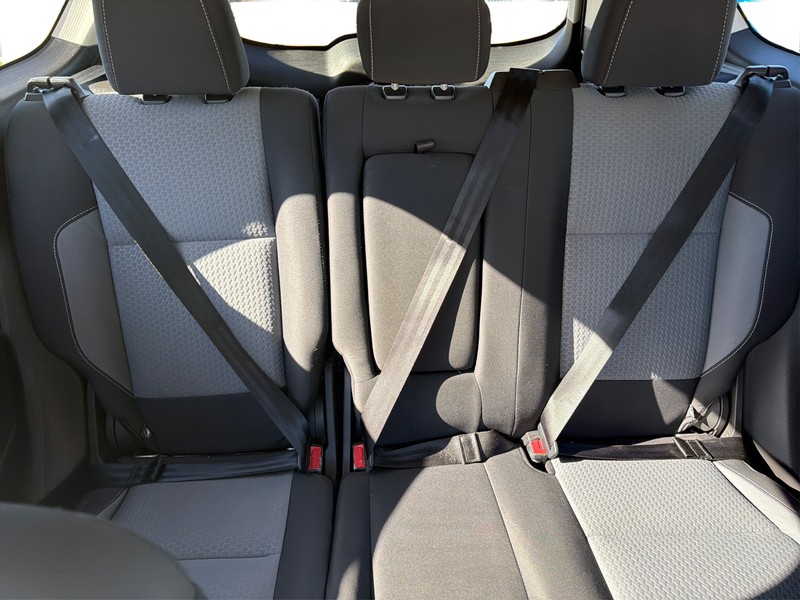 Ford Escape Vehicle Full-screen Gallery Image 11