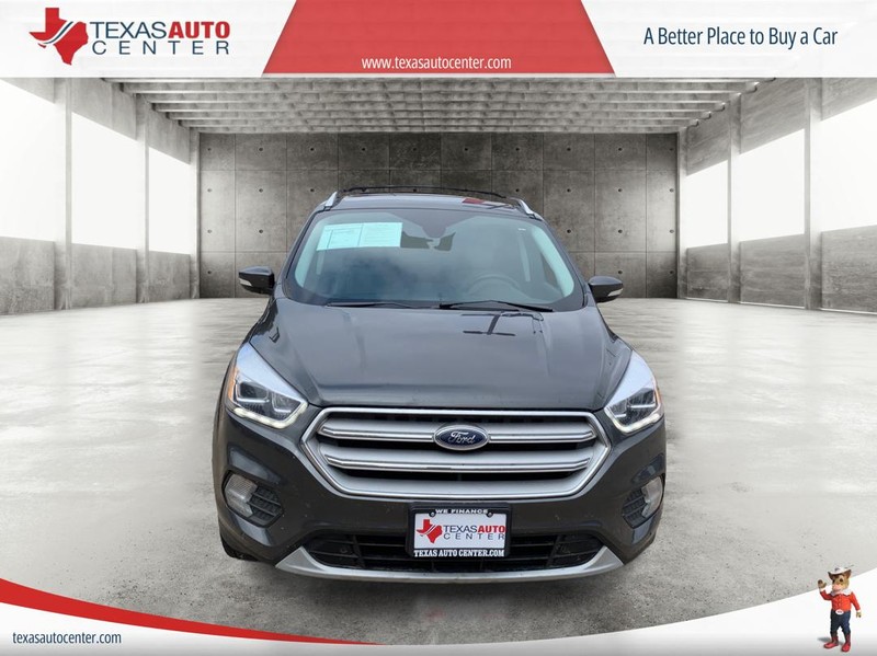 Ford Escape Vehicle Full-screen Gallery Image 3