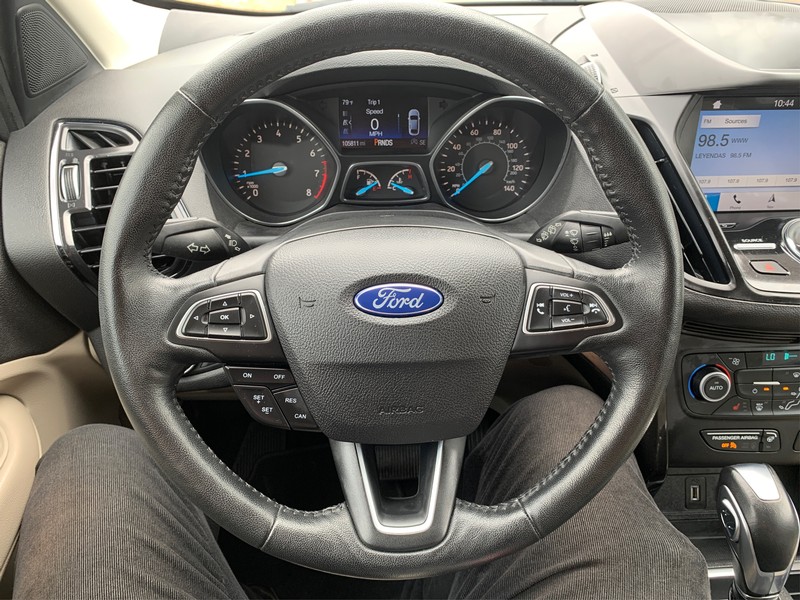 Ford Escape Vehicle Full-screen Gallery Image 13