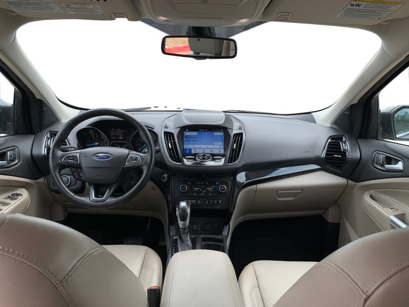 Ford Escape Vehicle Full-screen Gallery Image 14