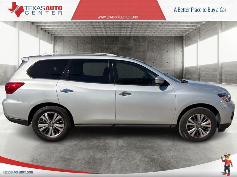 Nissan Pathfinder Vehicle Full-screen Gallery Image 04