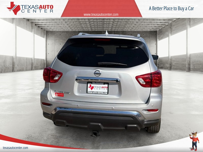 Nissan Pathfinder Vehicle Full-screen Gallery Image 06